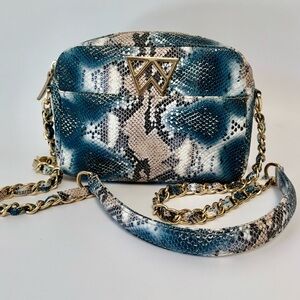 Kelly Wynne Mingle Mingle Mini in Blue Python